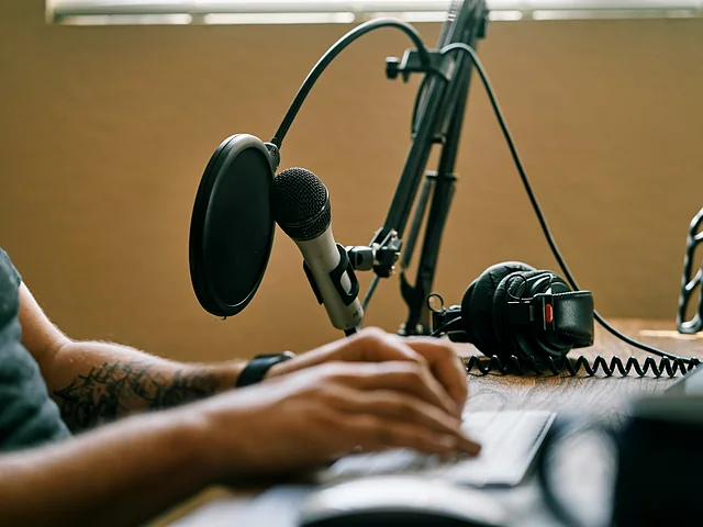 AI voice cloning script to audio preview | Hubvanta AI